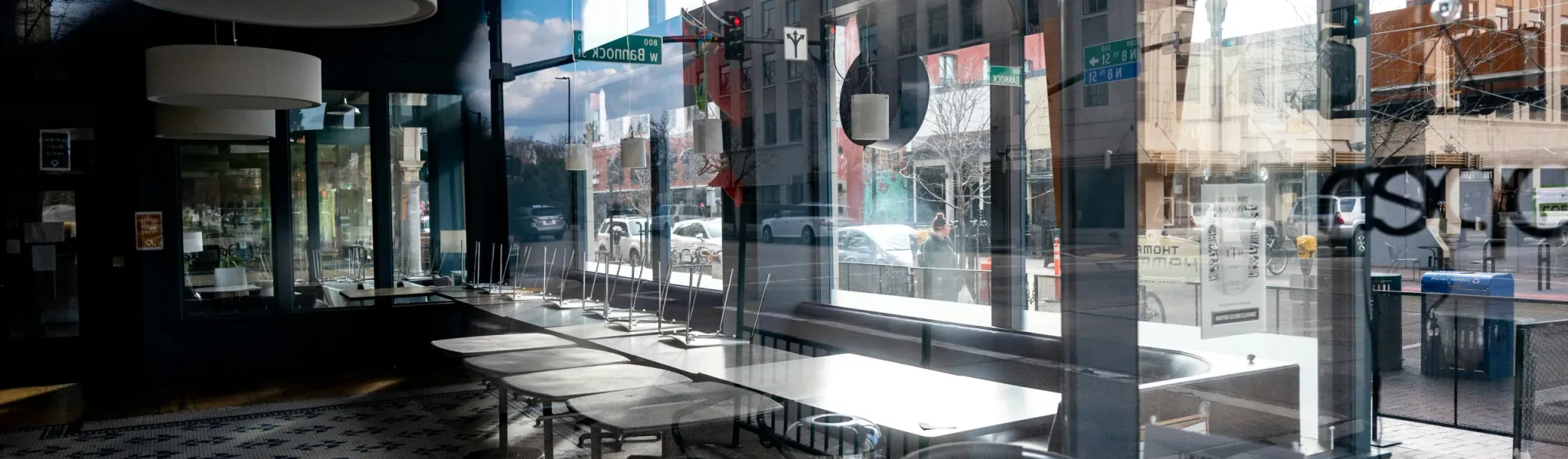 Comparison of digital tablet and paper temperature check logs in restaurant